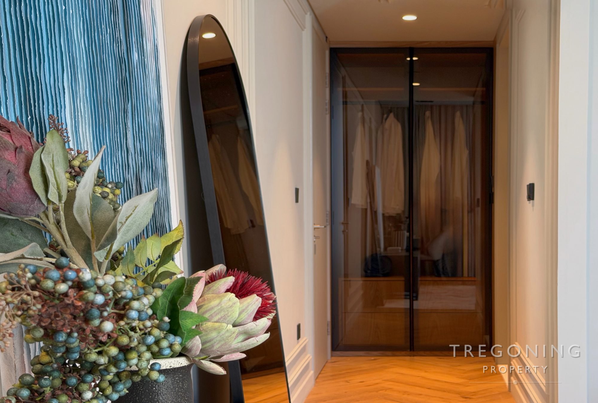Master bedroom(2)